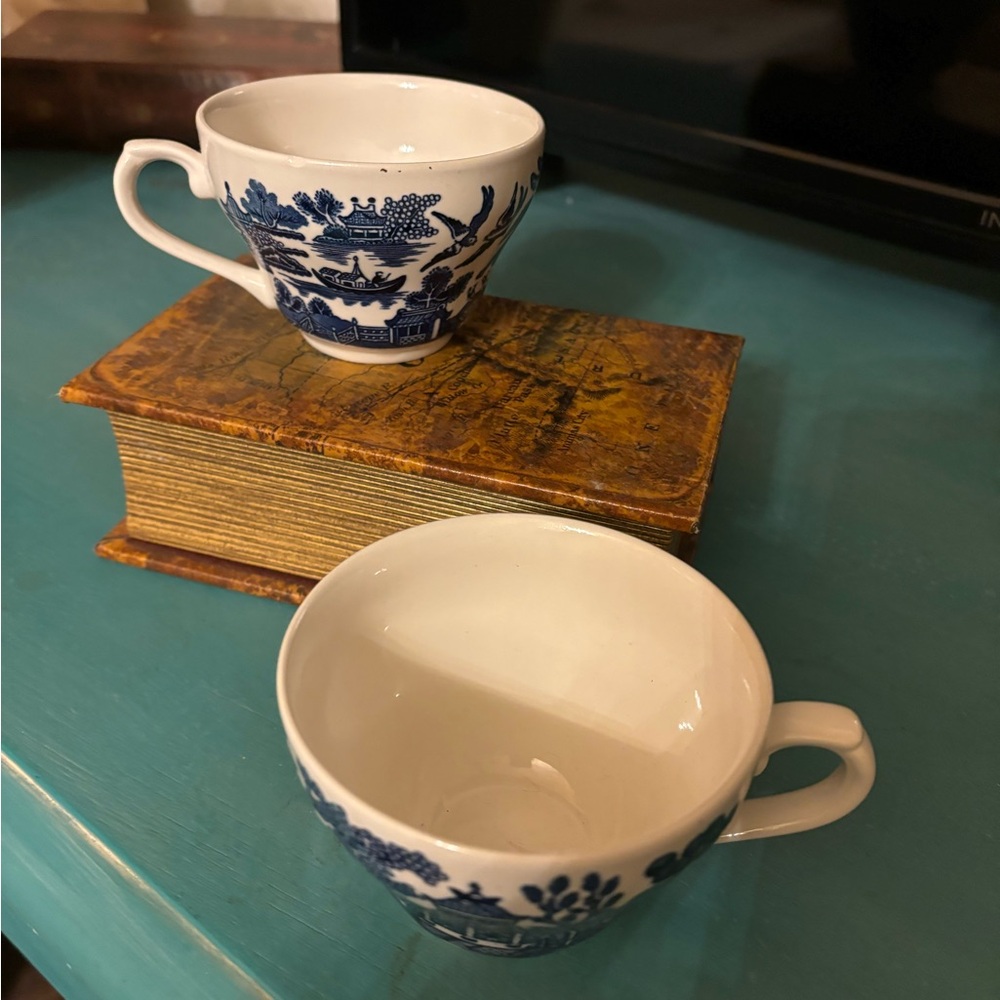 Tea cups - Picture 3 of 8